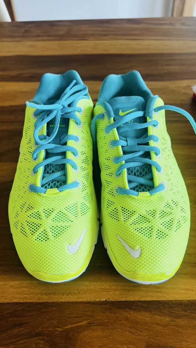 Nike Scarpe da donna: NIKE / UNDER ARMOUR SPORTSET – Nuovo e nell'imballaggio originale da Jona venduto da Lili.lou 6