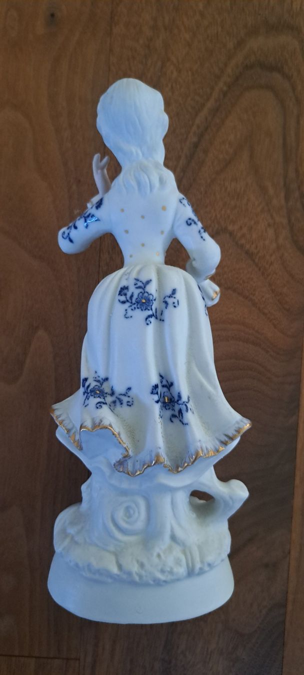 Figuren: Porzelan Figur – Gebraucht aus Berikon von berghalde 1