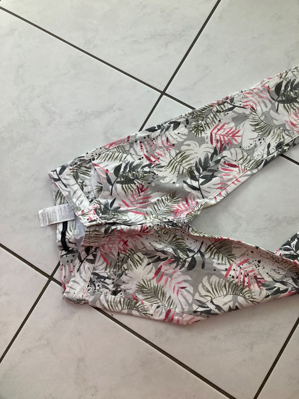 IKKS Pantalons: IKKS pantalon 12ans/152cm – Neuf (Voir description) à domdidier par picolo99 1
