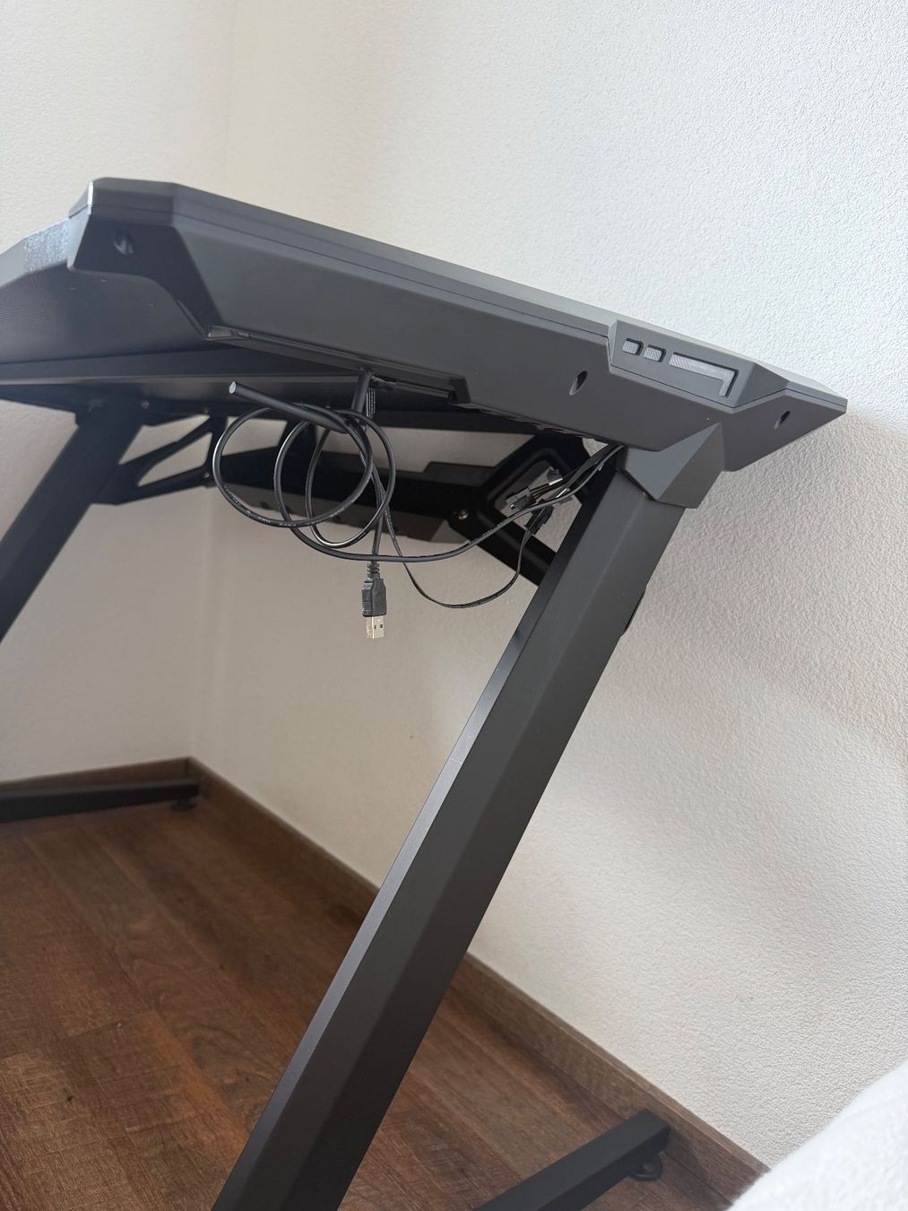 Scrivanie: Gamer Tisch oder Pult – Usato da Trin venduto da Plusminus2 6