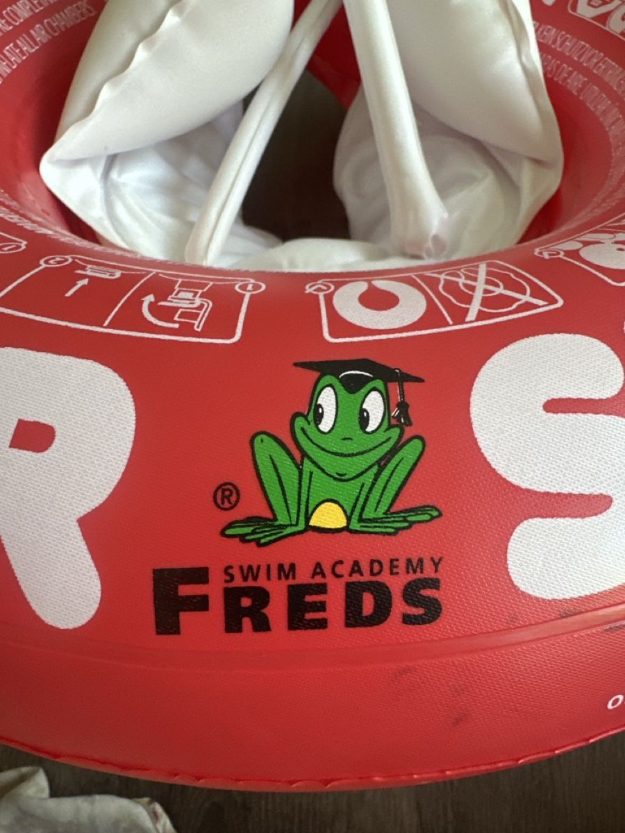 Bouées: Red Swimtrainer Ring – D'occasion à Männedorf par Meganbdn 3