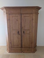 Wunderschöner alter Bauernschrank in Top-Zustand