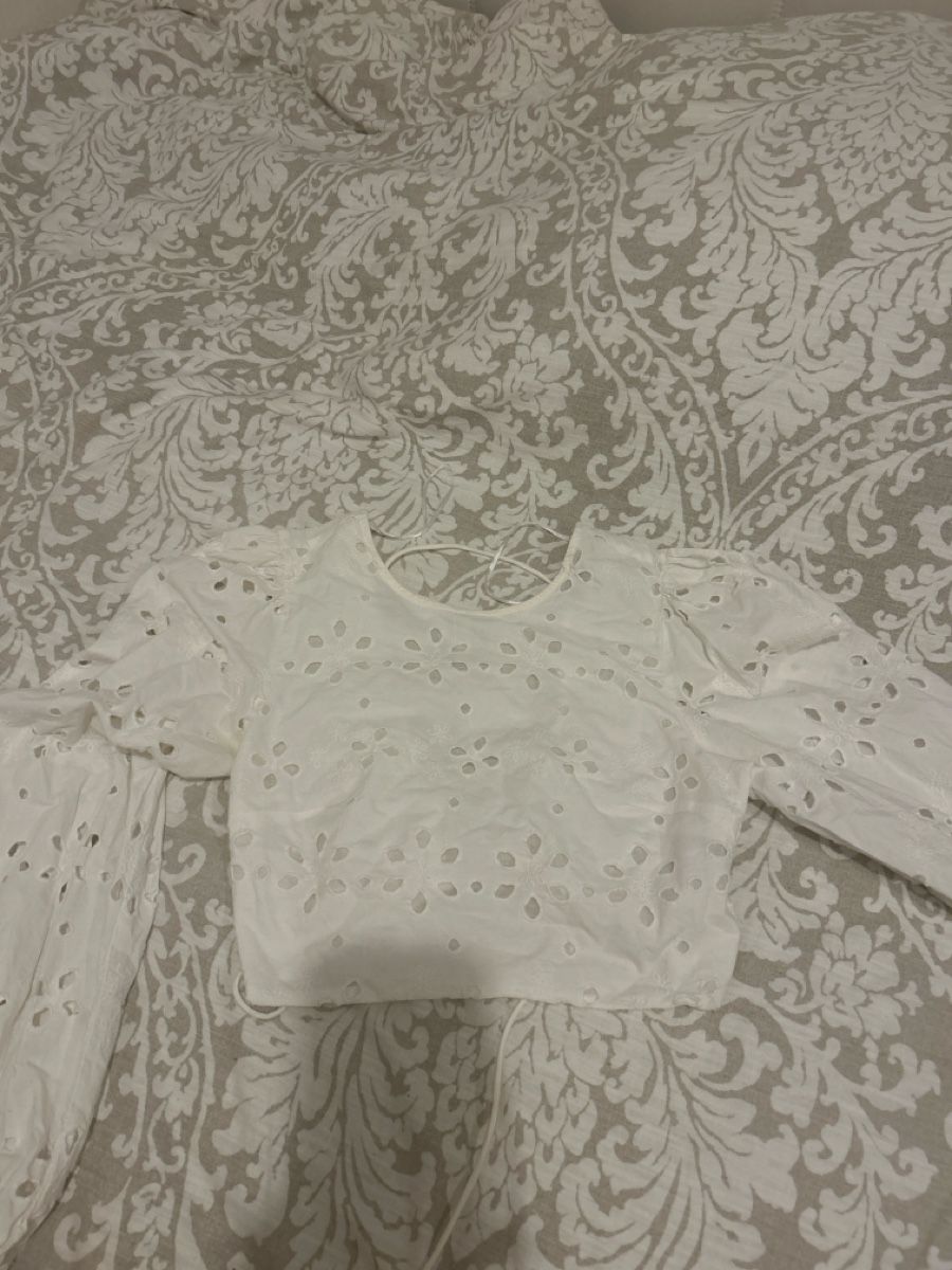 Zara Top: Haut – Usato da Genève venduto da tak_5d7p
