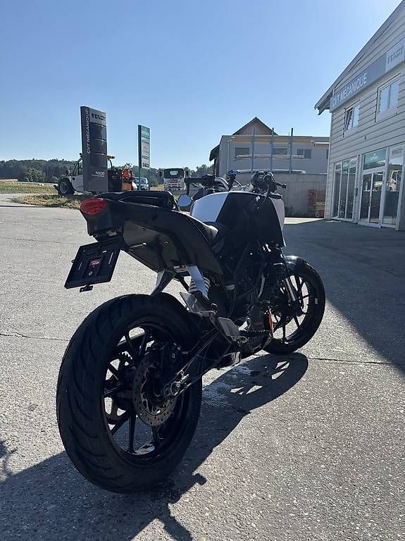 Route: KTM Duke 125 – D'occasion à Ménières par Noam_Moret 2