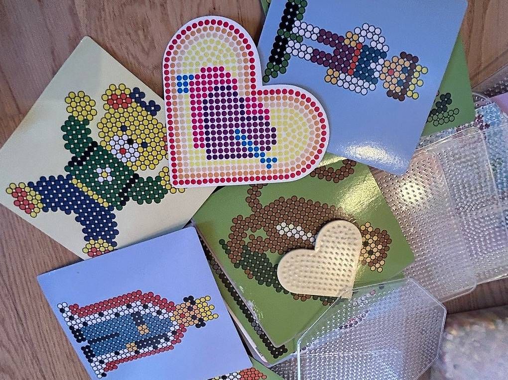 Kit bricolage: Bügelperlen / Steckperlen – Usato da Lommiswil venduto da mic_9l6j 2