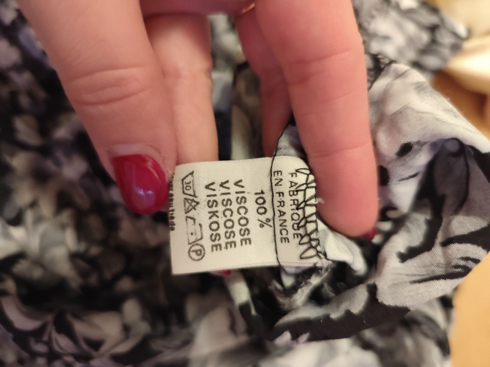Vestiti: Chic Black & White Viscose Dress - Perfect for spring – Usato da Mägenwil venduto da VintageGirly 8