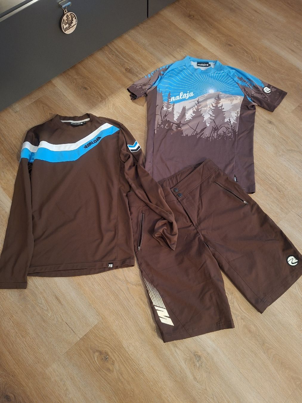 Maloja Lotti di vestiti: Maloja 3-teiliges MTB / Wander Set – Usato da Visperterminen venduto da C5267