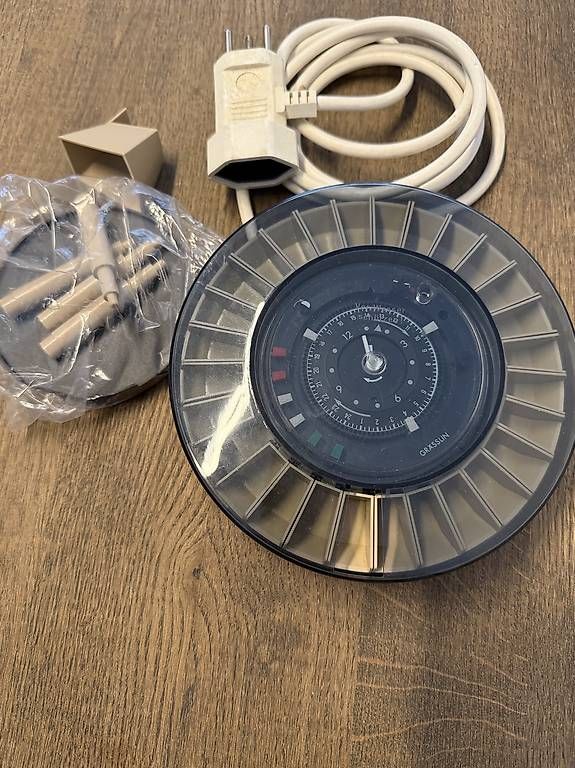 Orologi: alimentatore automatico – Usato da Figino venduto da Ferrari58 2
