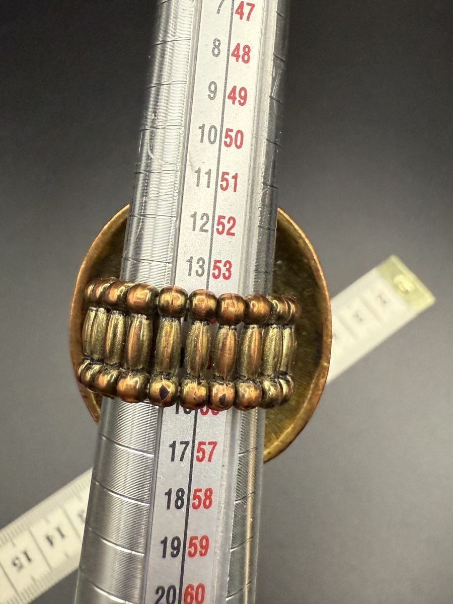 Ringe: Vintage Kristalle Schwarzer Cocktailring Elastische Größe – Gebraucht aus Lamone von LaCantinaMagica 8