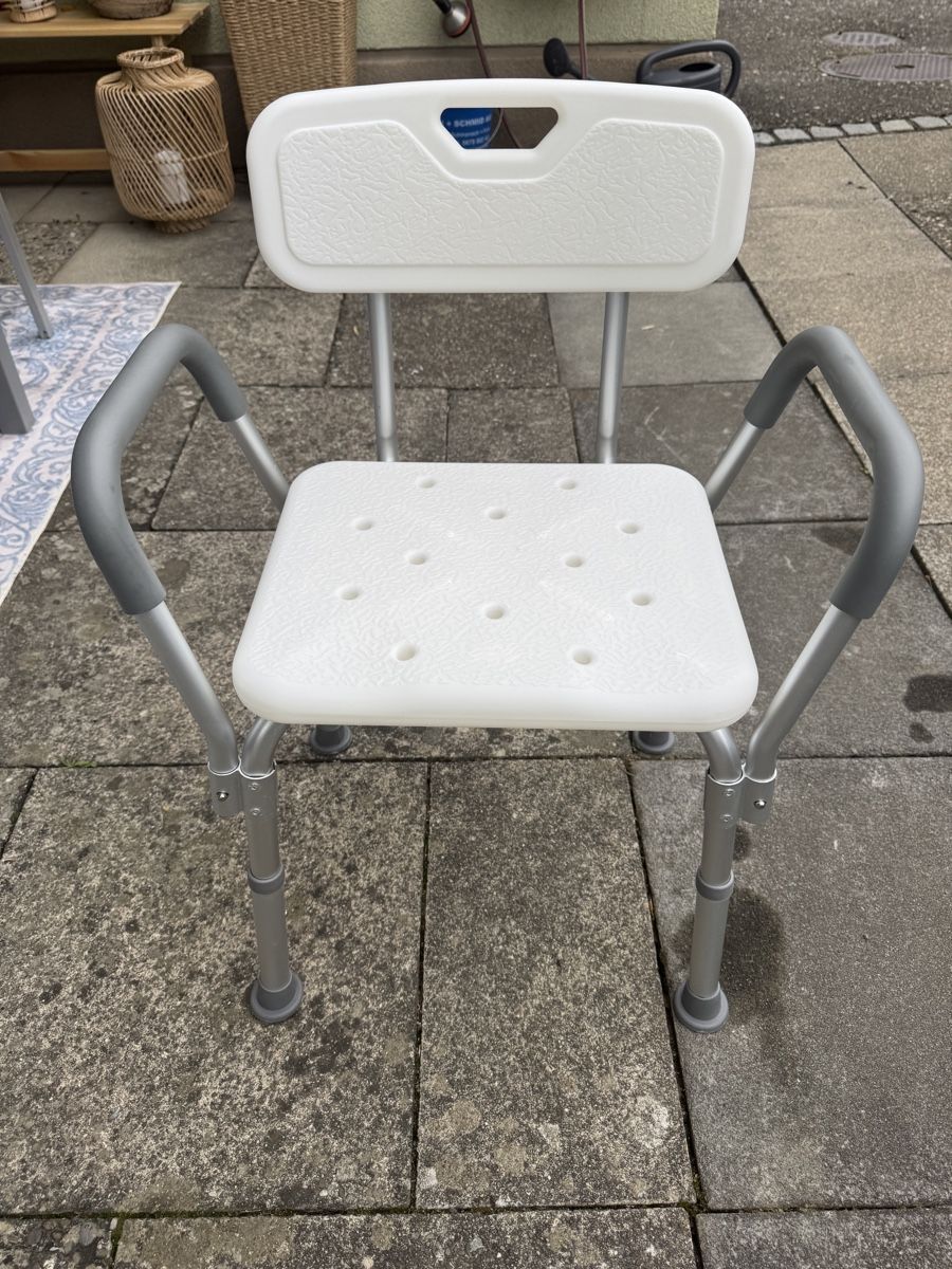 Hocker: Duschstuhl/ Hocker – Gebraucht aus Windisch von Mordio