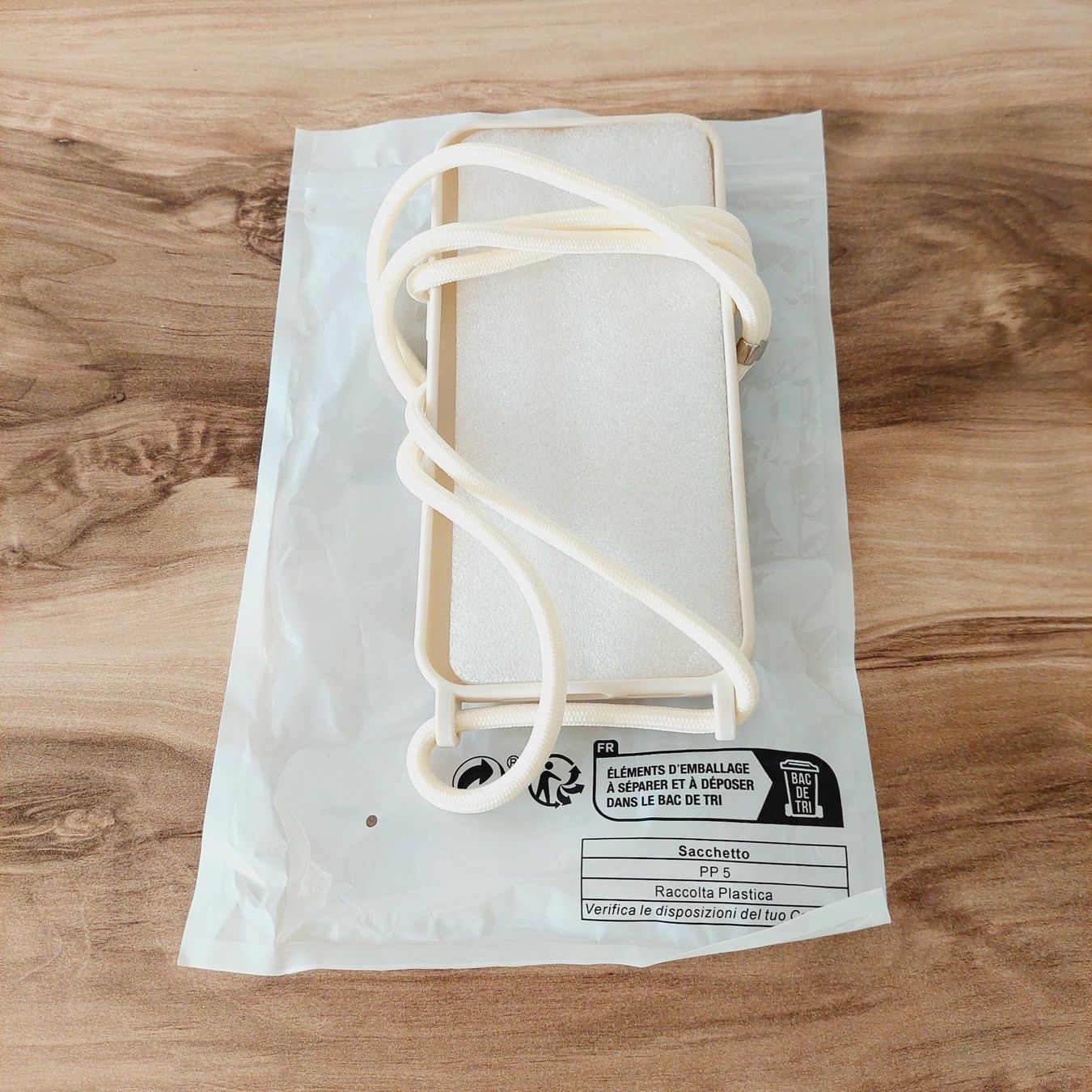 Cover & Protezioni schermo: Handyhülle iPhone 13 Pro Max mit dem Tragegurt Neu – Nuovo e nell'imballaggio originale da Zürich venduto da maj_76zn