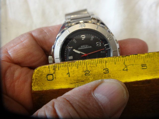 TCM Uhren: TCM HERREN UHR,QUARTZ,DATE.SCHÖNE MODEL.LÄÜFT. – Gebraucht aus zürich von ahmad01 3