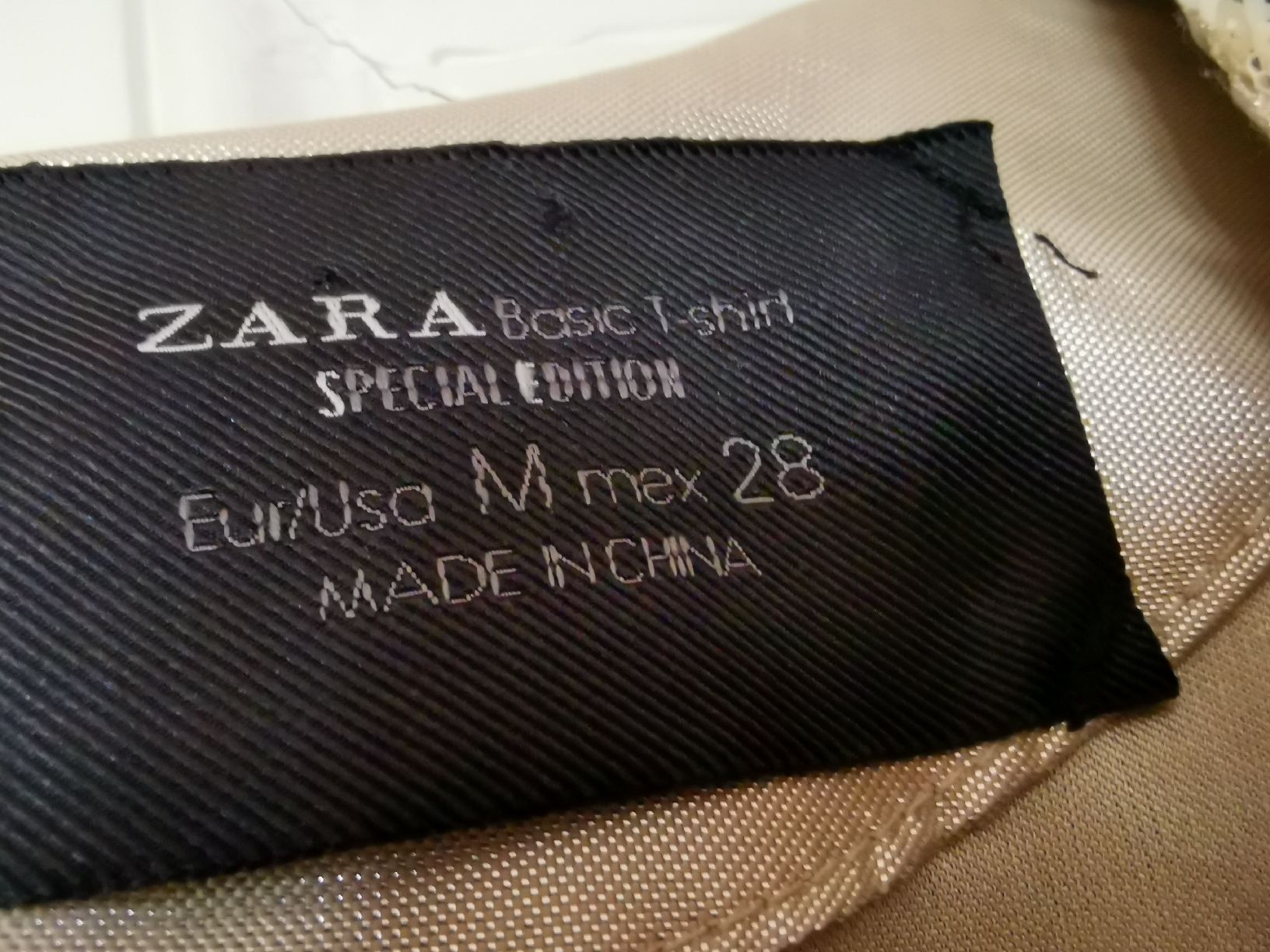 Zara Pullover & Sweatshirts: Zara Special Edition, Pailetten Leo Pulli  – Gebraucht aus Uerikon von pink_flamingo 7