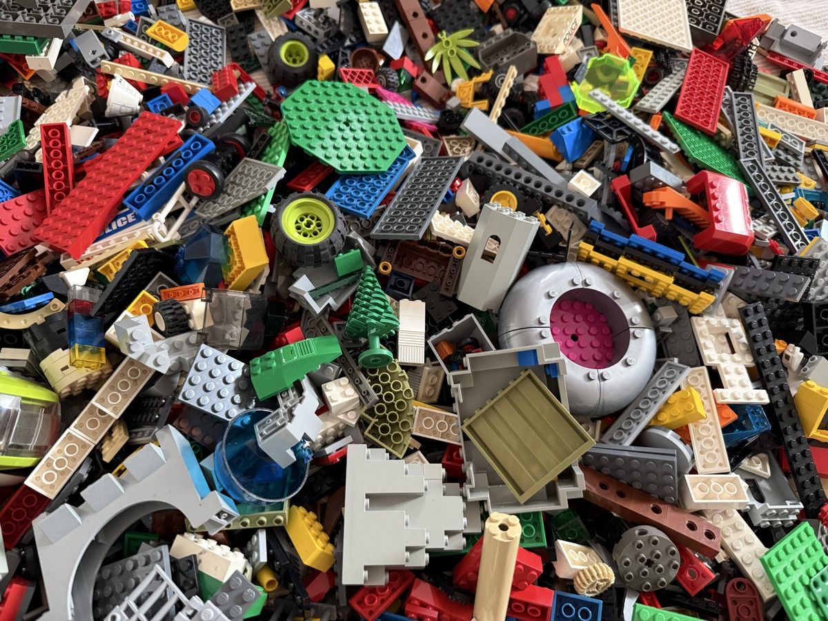 Lego Giocattoli: 12,7 kg Lego – Usato da Zürich venduto da zuerich16 2