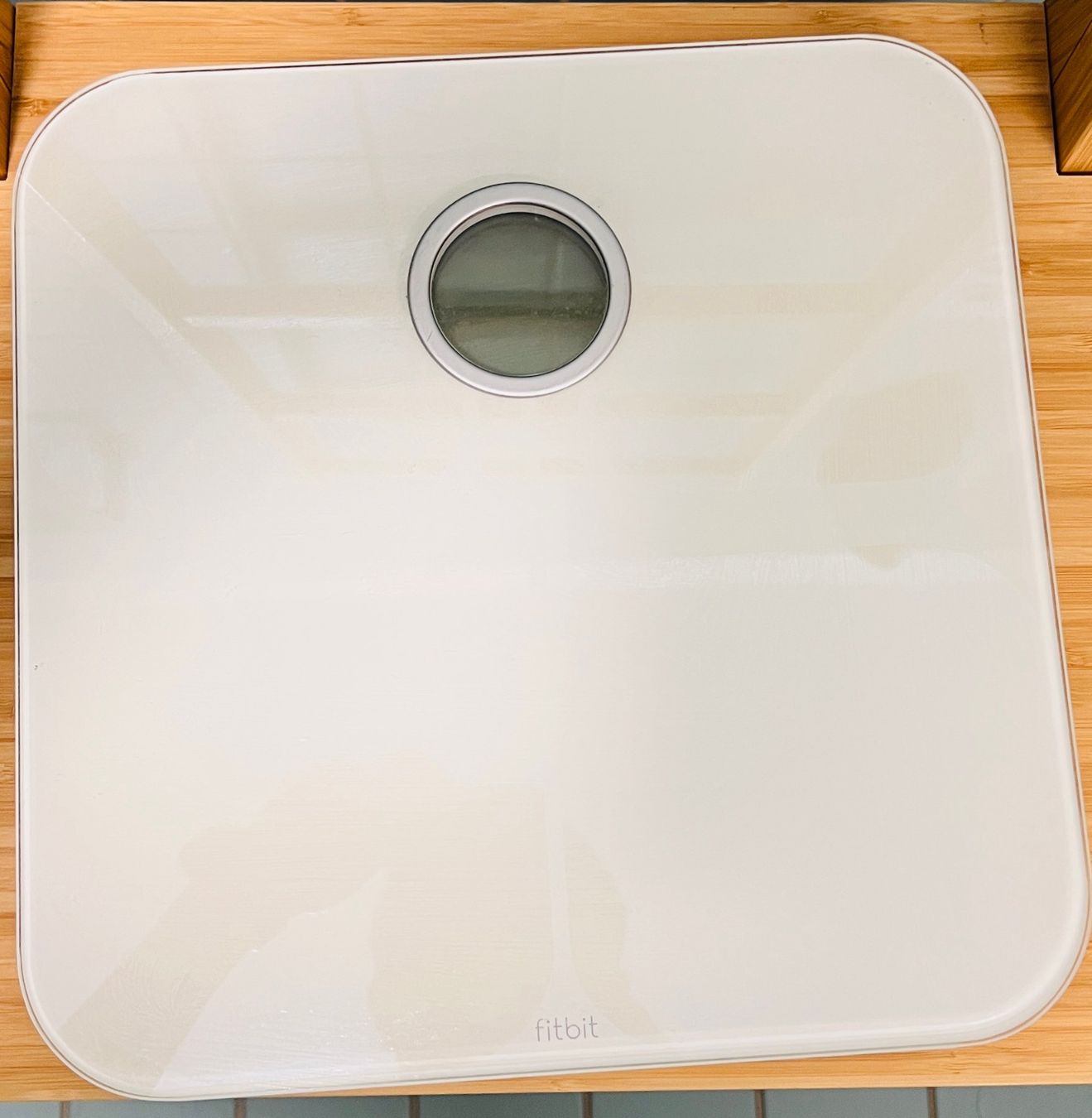 Pèse-personnes: Fitbit Aria WLAN-Körperwaage – D'occasion à Zürich par fyhftw