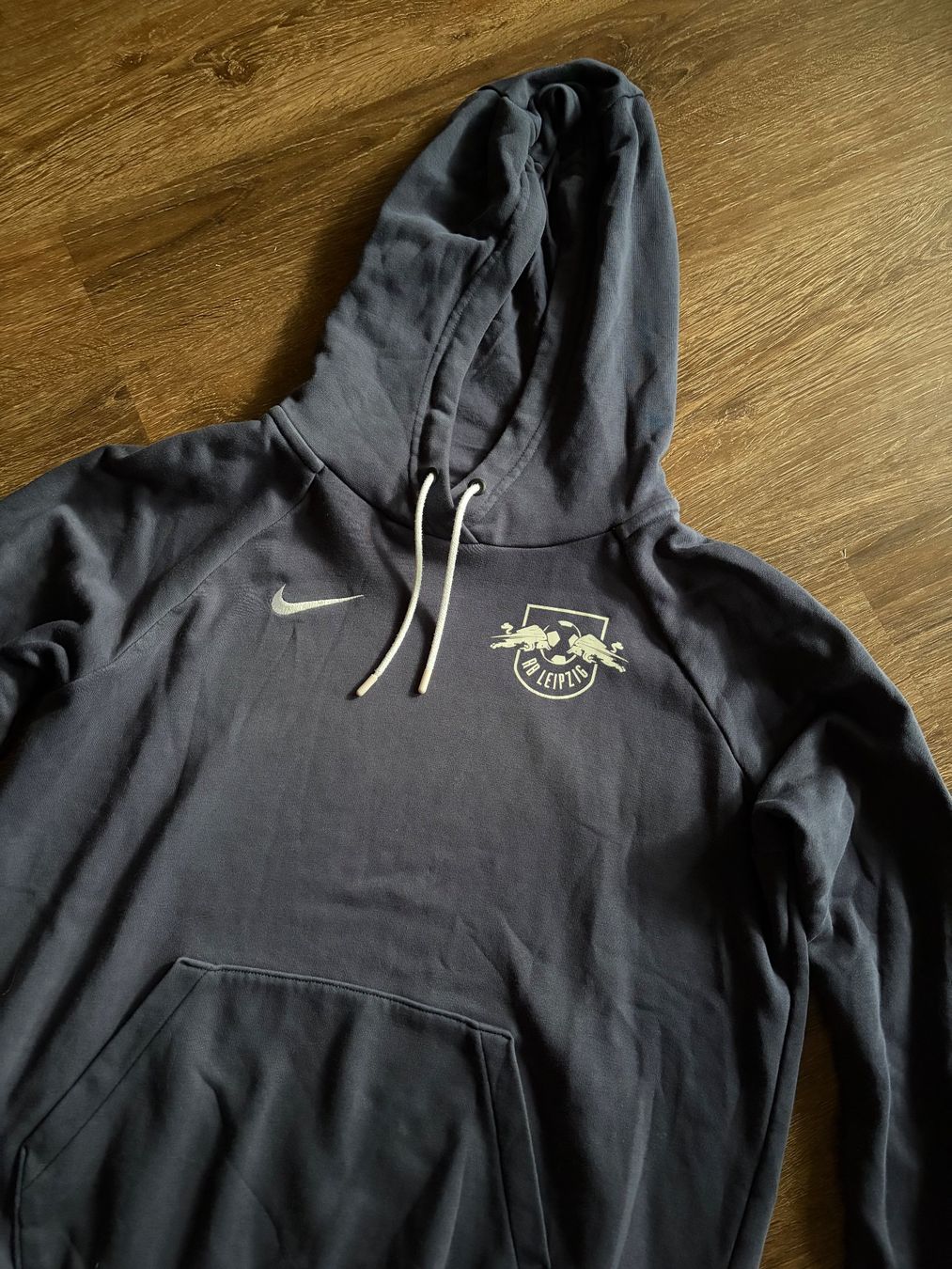 Nike Maglioni & Felpe: Red Bull Leipzig Hoodie Gr. M – Usato da Muttenz venduto da bargain_hunter 1