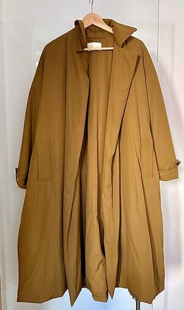 Fliessender Oversized-Trenchcoat in der Grösse M