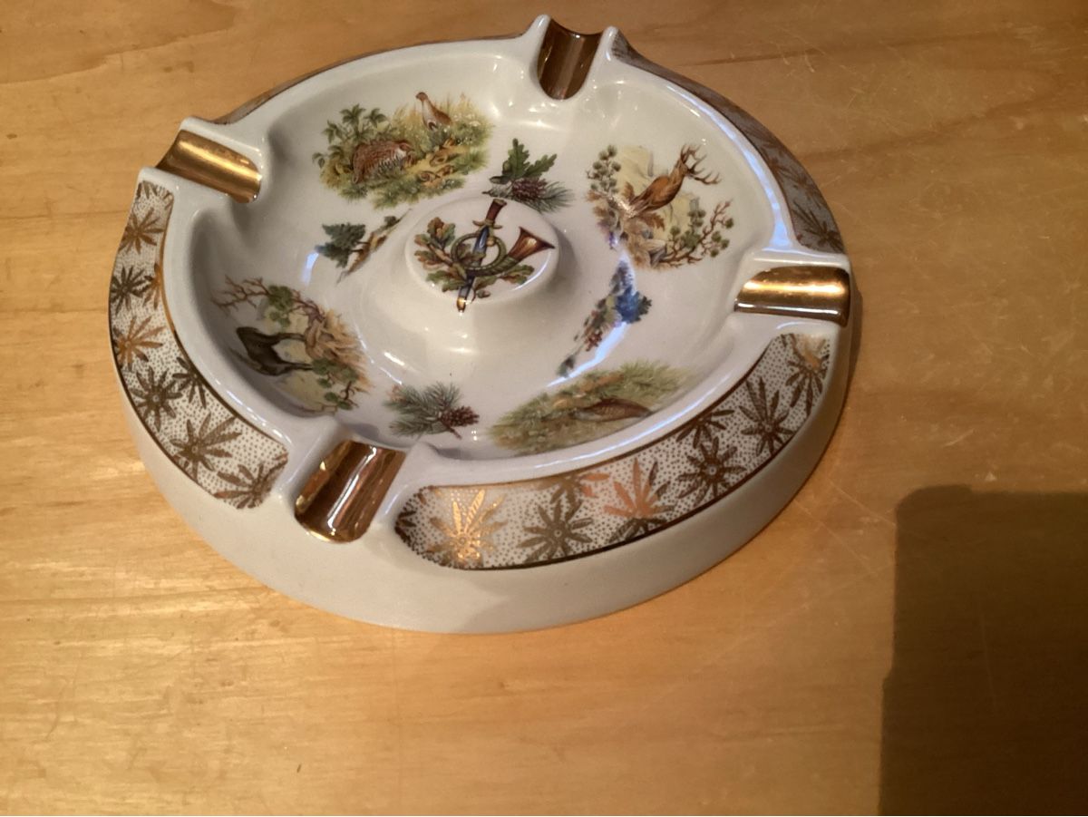Portacenere: Zigarren Aschenbecher mit Jagd Motiven – Usato da Unterkulm venduto da Lunchen11 1