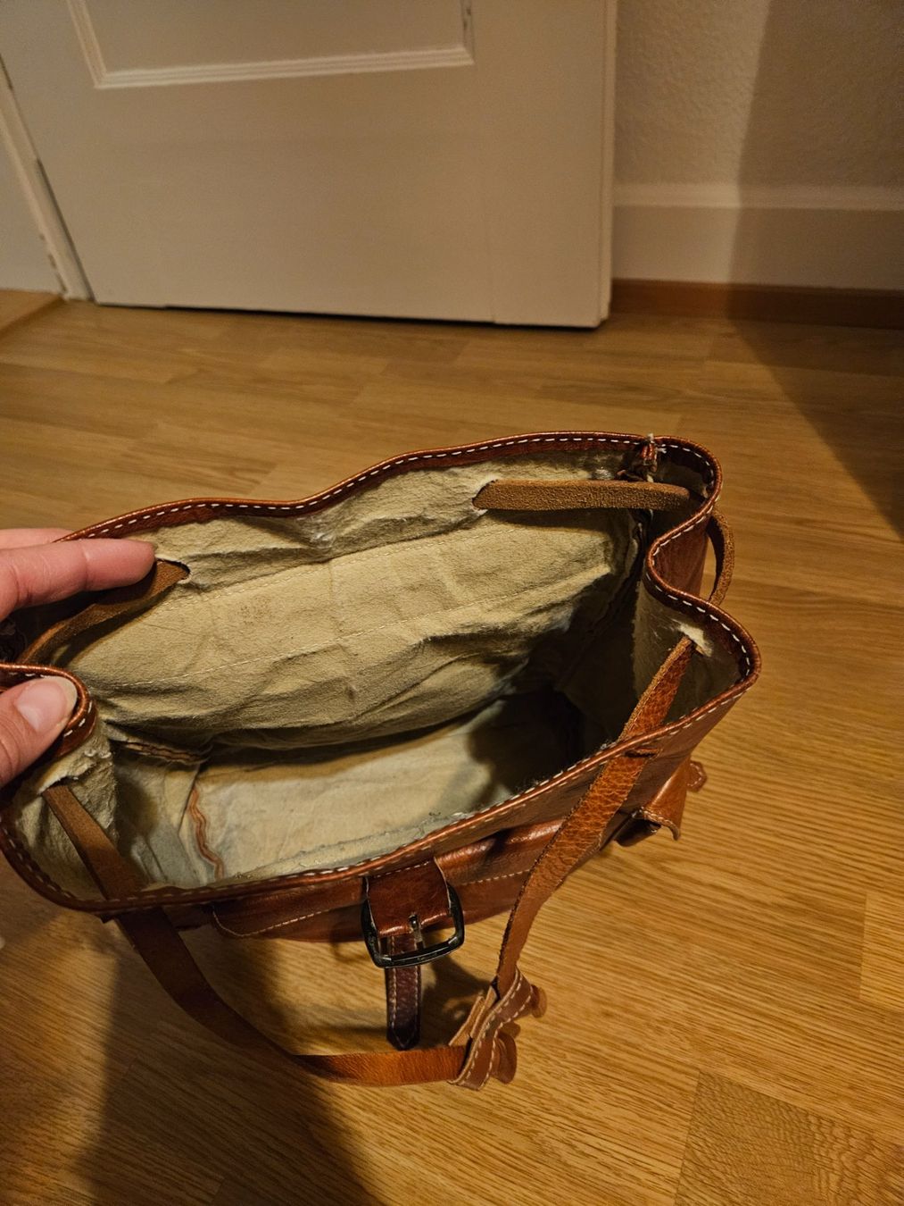 Zaini: Wunderschöner Vintage Lederrucksack aus Marokko – Usato da Zürich venduto da Rivkah 6