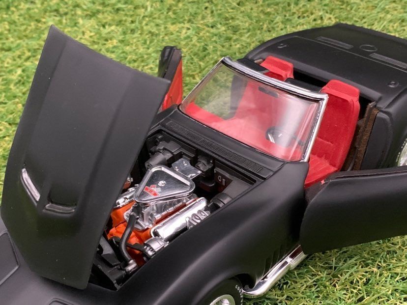 Revell Modellini d'auto: Chevrolet Corvette 1969 1:18 – Usato da Epautheyres venduto da LordSkull 8