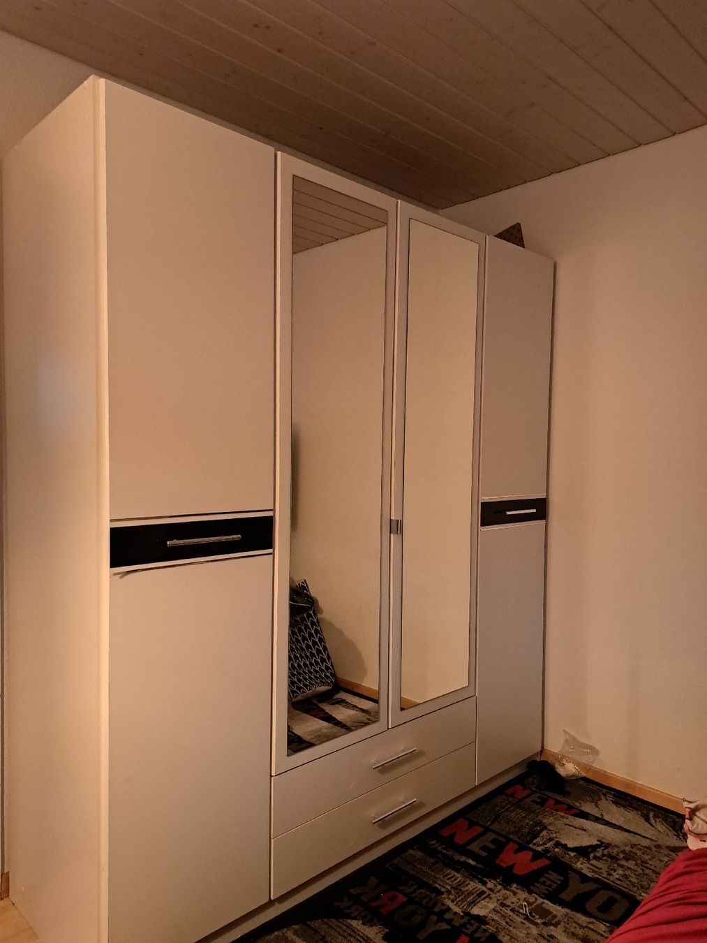 Armadi: Kleiderschrank – Usato da Flawil venduto da Leandro050700