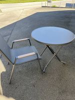 Gartentisch mit 2 Stühlen