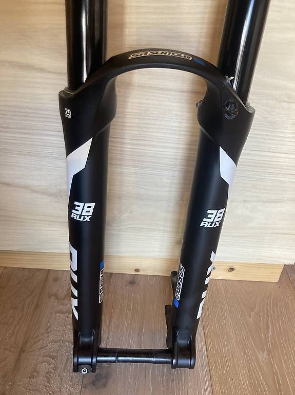 Pièces détachées: Fourche SR Suntour RUX 38 29" – D'occasion à Les Mosses par ben_f9ms 1