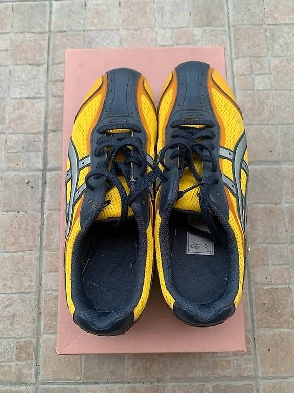 Scarpe da uomo: Chaussures Asics état neuf – Usato da Genève venduto da Southron 2