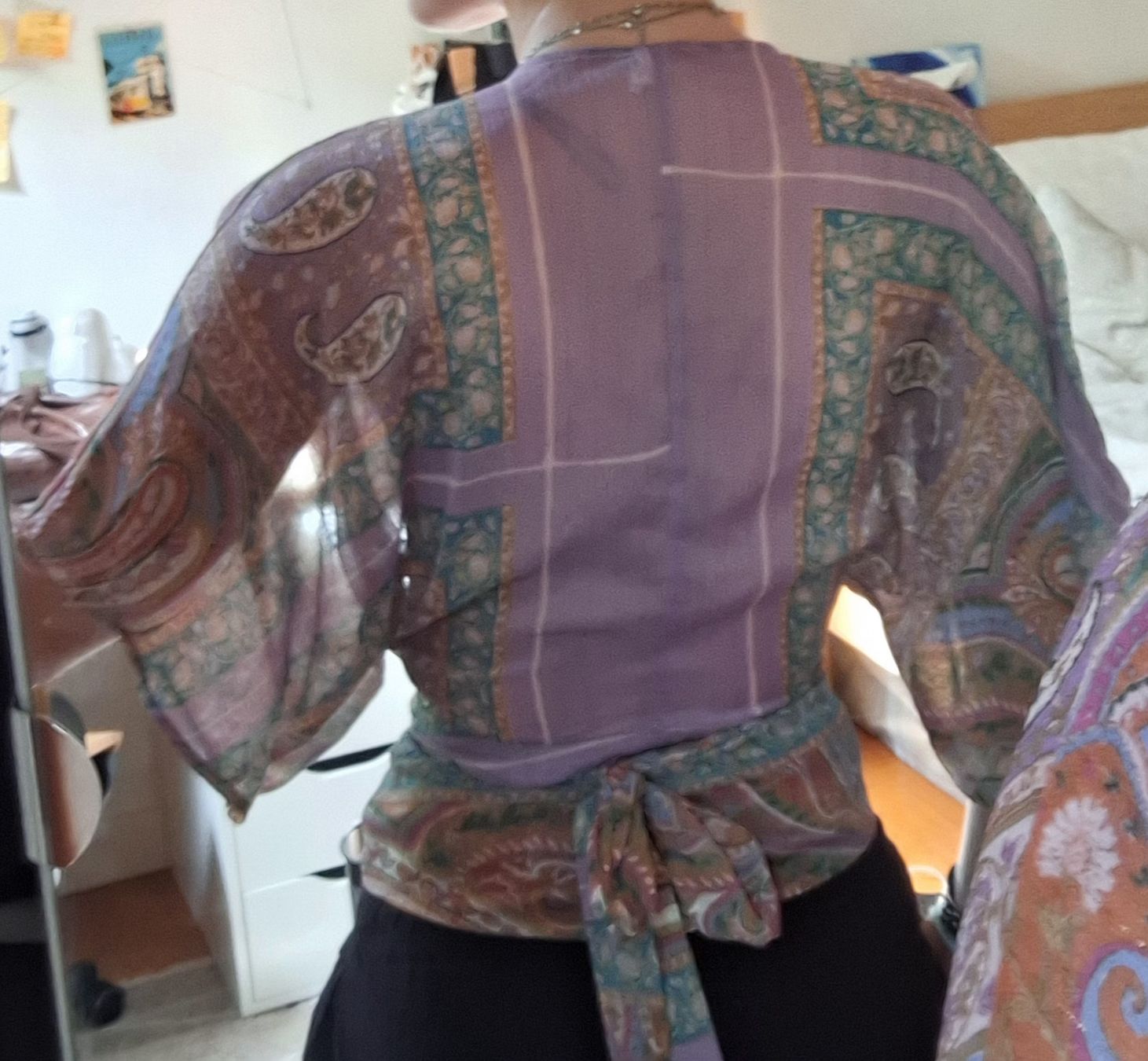 Top: cache coeur boho hippie vintage  – Usato da  venduto da  1