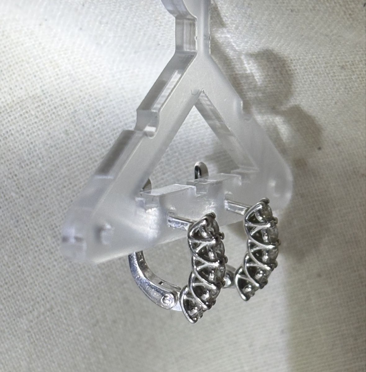 Boucles d'oreille: 14k White Gold Earrings with Diamonds  – D'occasion à Nyon par My_wardrobe 1