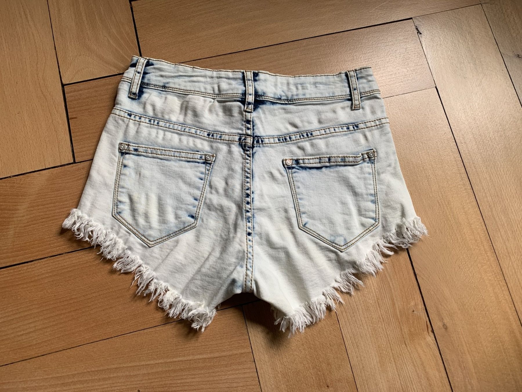 Jeans: DND - Destroyed Jeansshorts hellblau XS – Gebraucht aus Zürich von Diazaio 2