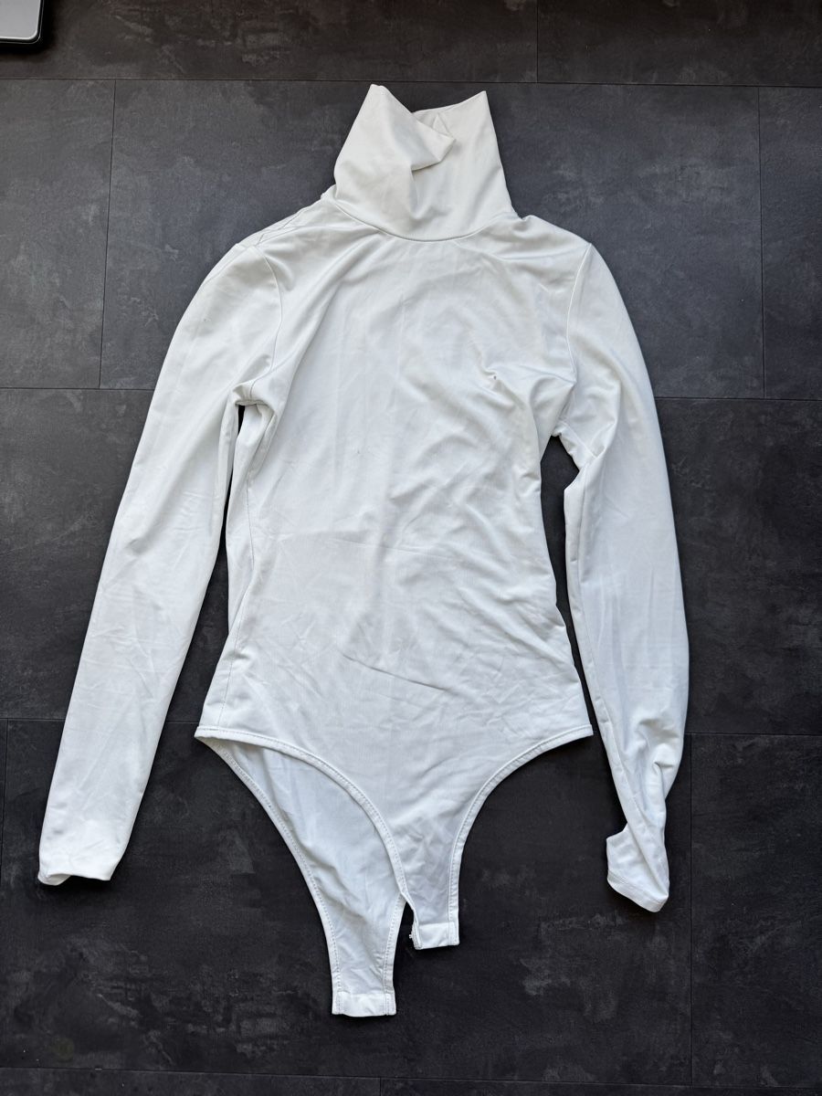 Tops: Elegant White Turtleneck Bodysuit - Body – Neu (gemäss Beschreibung) aus Zürich von forestF4iry 1