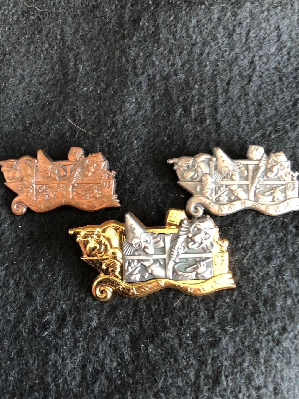 Basler Placchette & Badge: Basler Fasnachtsplaketten Satz 2003 – Usato da Aarburg venduto da glaibasel57
