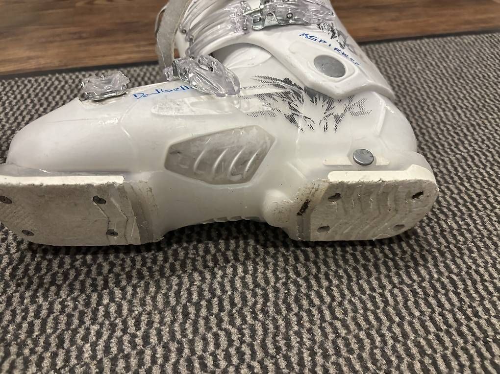 Herrenschuhe: Skischuhe Größe 39-40 – Gebraucht aus Weier im Emmental von maskulin82