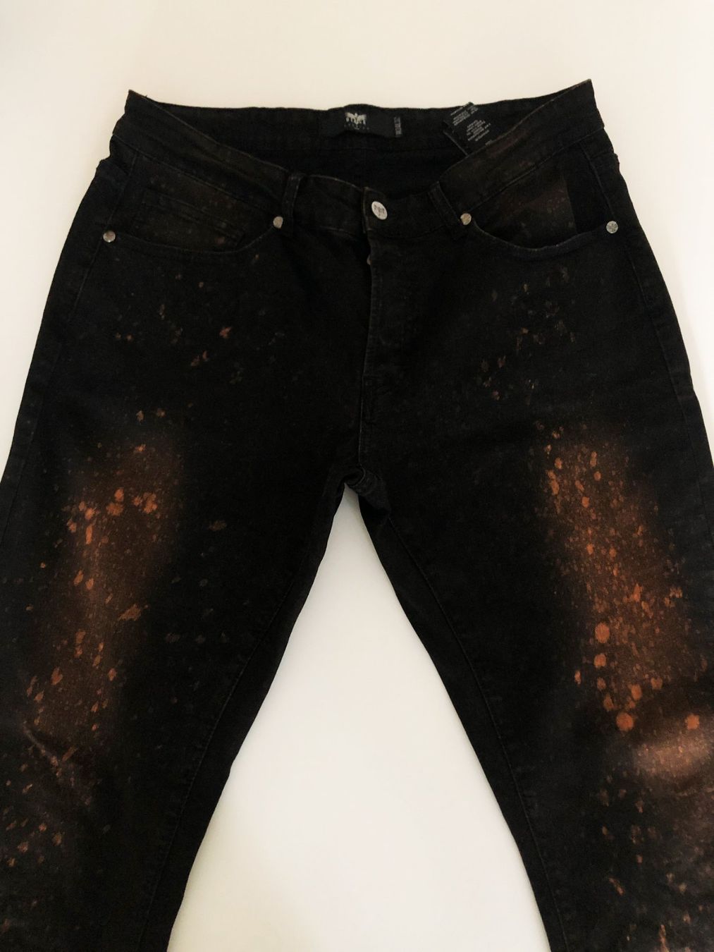 Jeans: Jeans BLACK Premium W34L32 – Usato da Zürich venduto da BeyTYGURUM