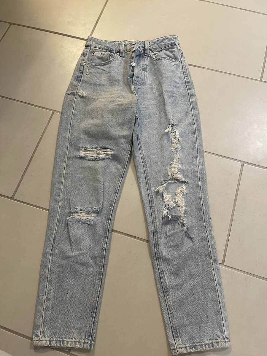 Stradivarius Jeans: Stradivarius Jeans, helle Waschung, destroyed, Gr. 34 – Usato da Bassersdorf venduto da Sandy456 2