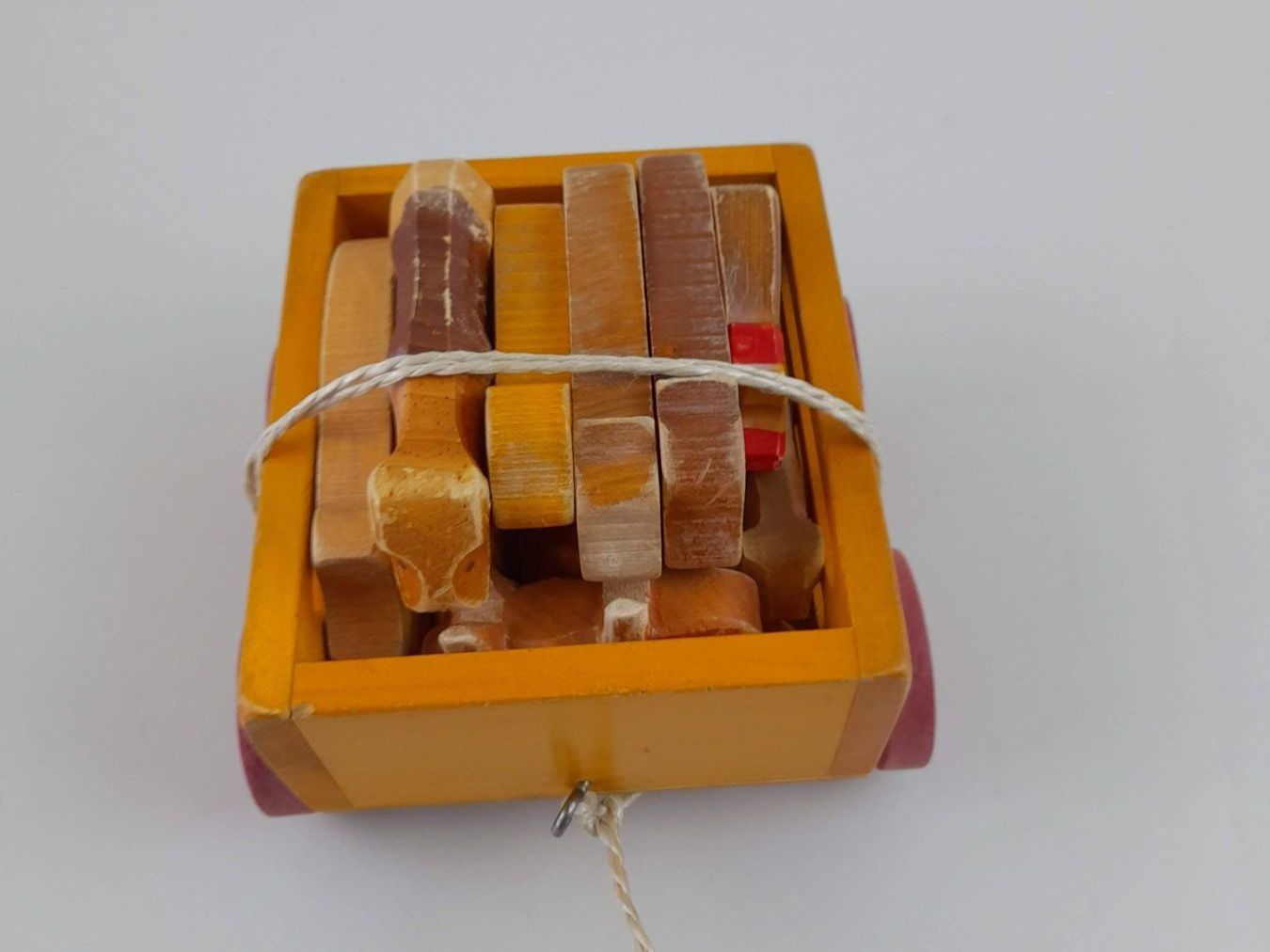 Jouets: Holzwagen mit Tieren – D'occasion à Liebefeld par Restwert_Liebefeld 1