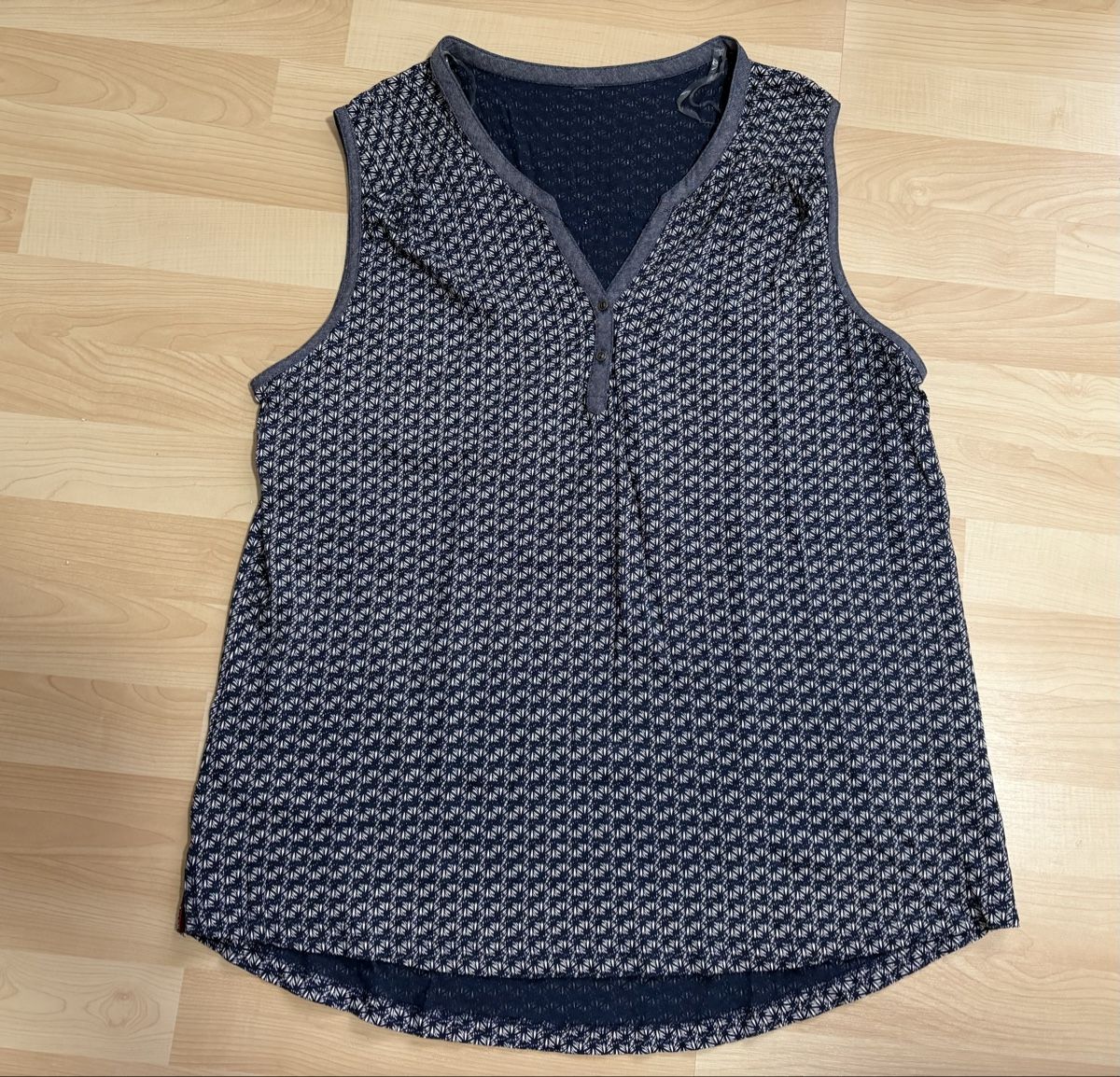 T-shirts: Damen T‘Shirt – Neuf (Voir description) à Thürnen par Lilie37