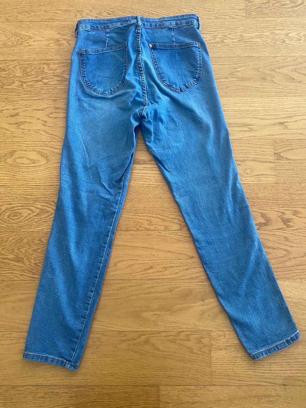 Jeans: Skinny Jeans Damen – Gebraucht aus Riedholz von emm_22qn 1