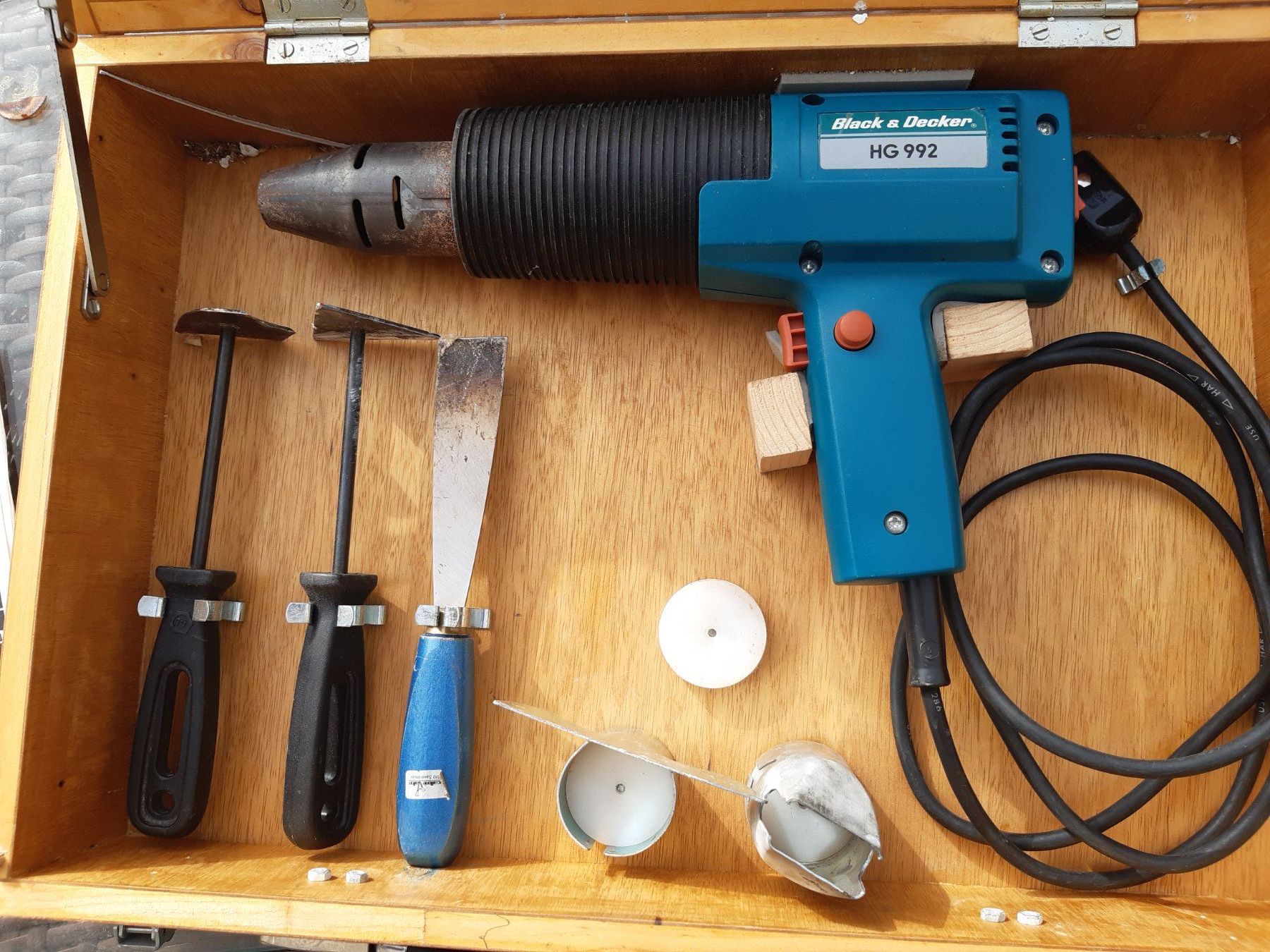 Tutti gli attrezzi: Décapeur thermique - BLACK & DECKER – Usato da St-Imier venduto da Psaturnin 1