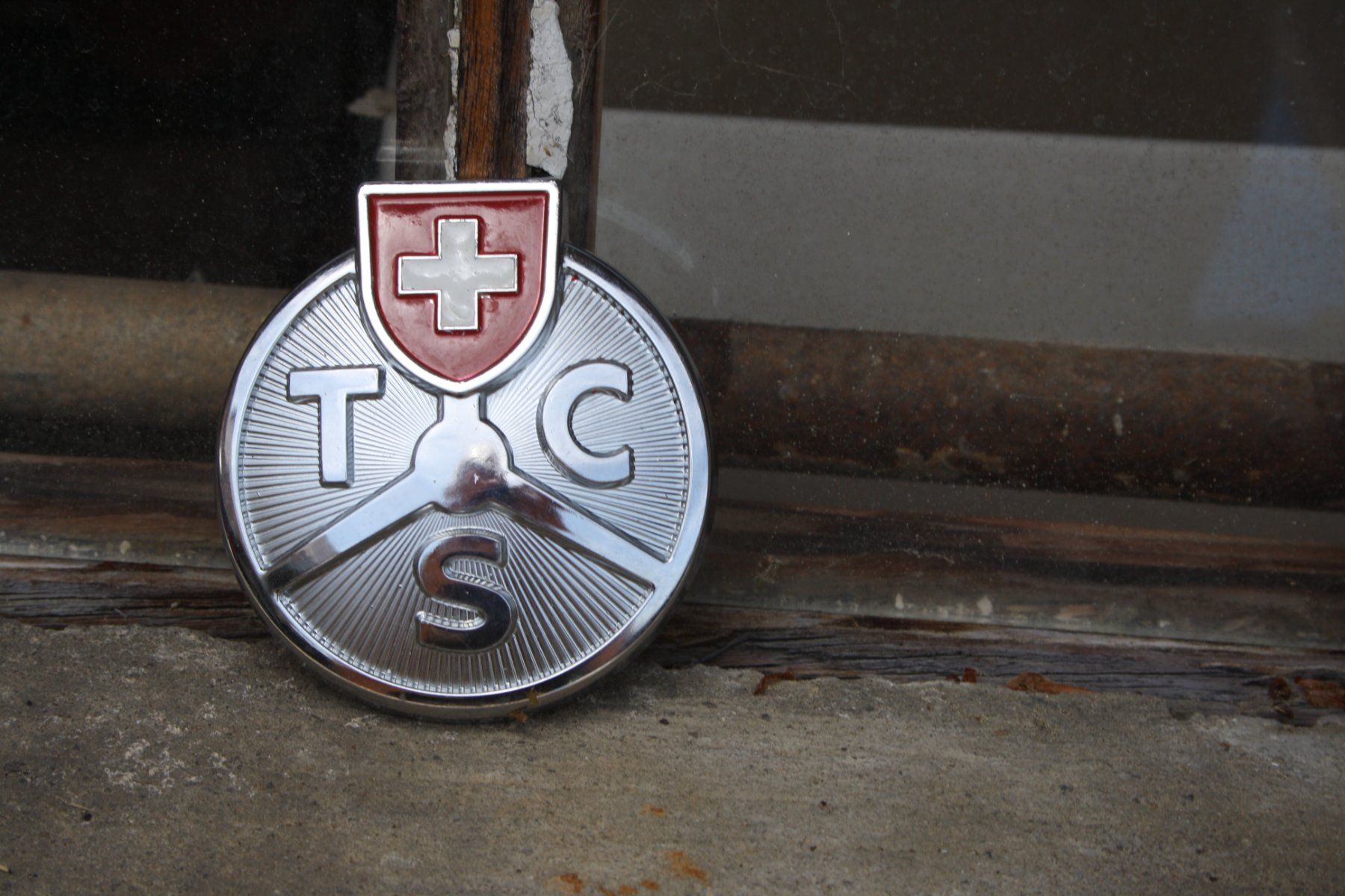 TCS Insegne: TCS EMBLEM  VINTAGE FÜR OLDTIMER – Usato da Wauwil venduto da Pneuedy 2