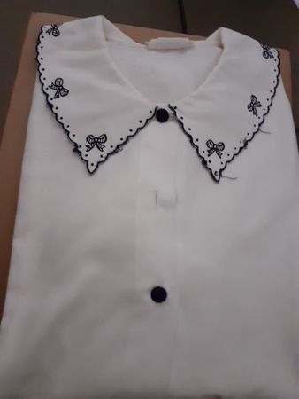 Elegante Vintage Bluse mit Schleifenkragen, Grösse ca 176