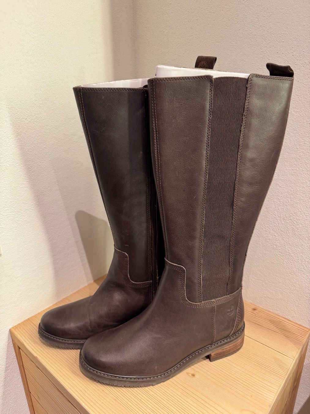 Timberland Scarpe da donna: Timberland Stiefel, echt Leder, Gr. 38.5, neu – Nuovo (secondo la descrizione) da Zweisimmen venduto da kakibe 2