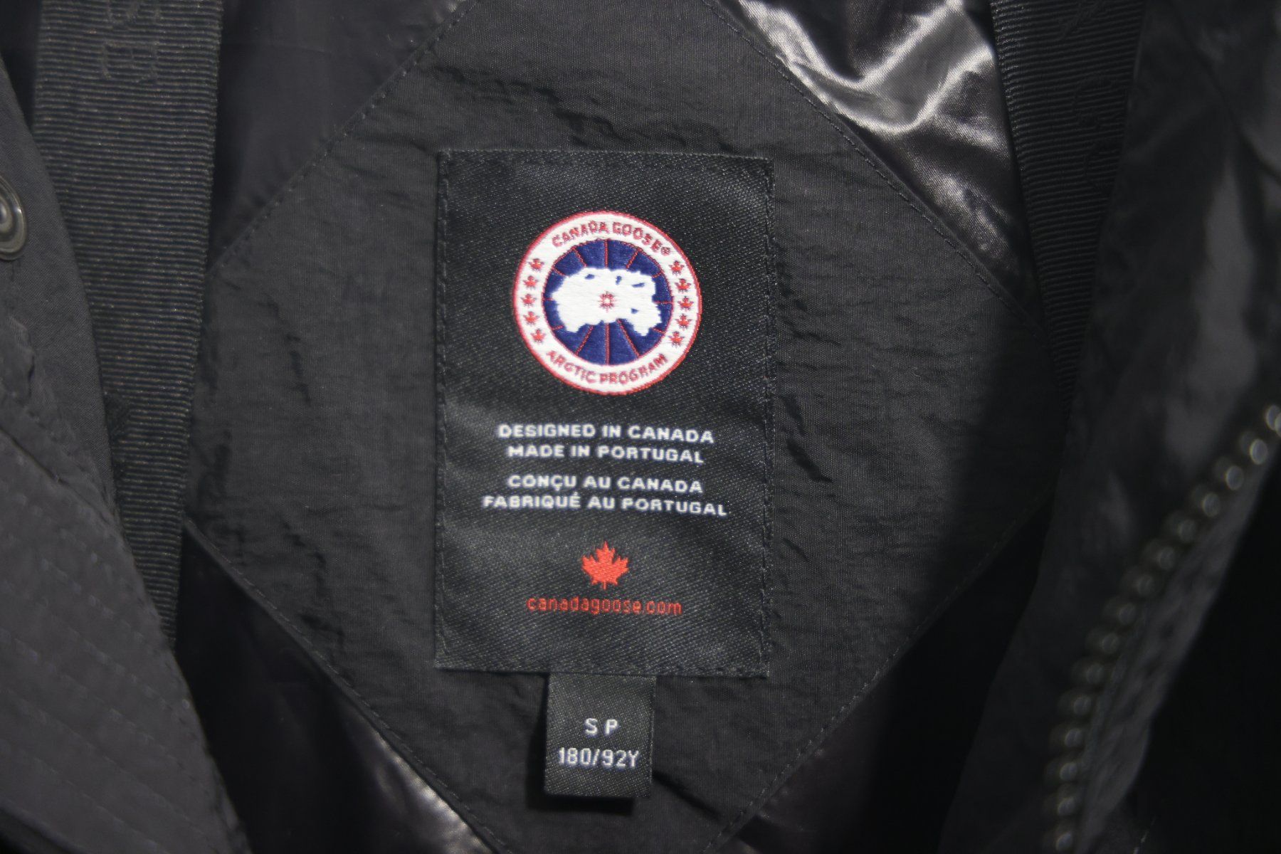 Canada Goose Cappotti: Canada Goose Between-season Coat – Usato da Neuchâtel venduto da yan_lq56 4