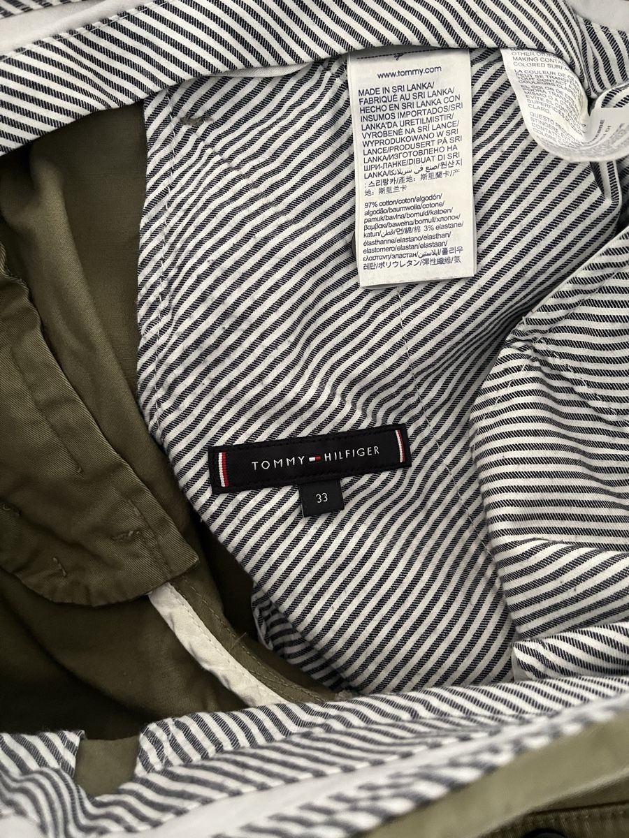 Tommy Hilfiger Pantaloni: Tommy Hilfiger Chino Shorts – Usato da Chur venduto da Mbadimeischter 2