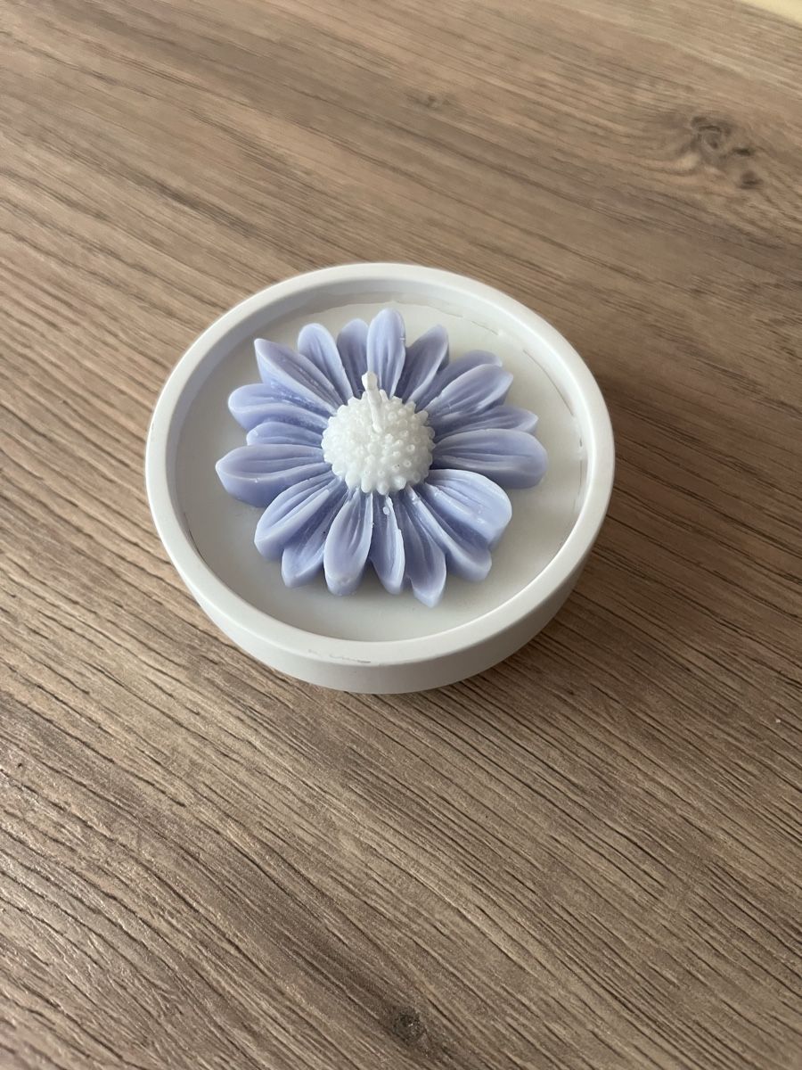 Kerzen: Lila Blumenkerze handgemacht – Neu (gemäss Beschreibung) aus Frick von van_2dhd