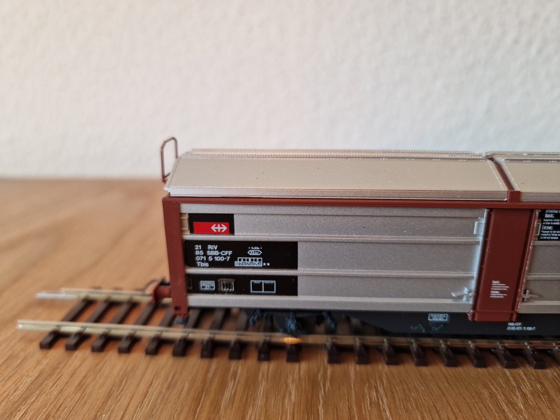 Roco Modellini di ferrovie: SBB Roco Schiebewandwagen H0 mit Blinklicht – Usato da Matten b. Interlaken venduto da lor_hr9w 3