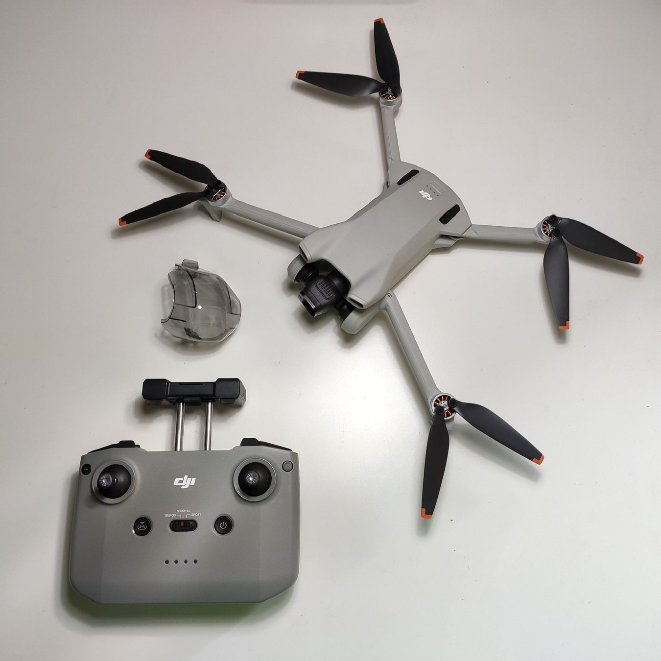 DJI Modellismo RC: DJI MINI 3, nur Drohne + Controller (Top Zustand/Original!) – Usato da Zürich venduto da Biedermann23