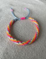 Sommerspaß! Handgeflochtenes Neonarmband, Verstellbar