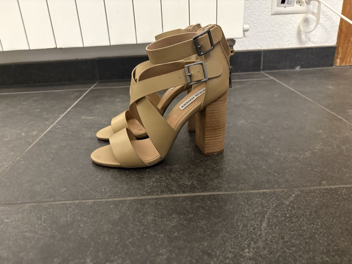 Chaussures femmes: Talon – D'occasion à Evionnaz par Meliestange